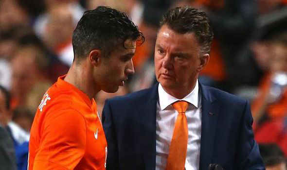 ข่าวแมนยู - เชื่อใครดี! "RVP" จวกแหลก ฟาน กัล ไร้ซึ่งความซื่อสัตย์และไม่รักษาสัญญา