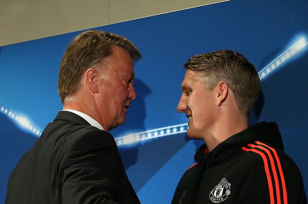 ข่าวแมนยู - ฟังผมบ้าง! LVG แจงเหตุเปลี่ยนตัว "บาสตี้" ออกบ่อยๆหลังโดนแฟนถล่มยับไม่ไว้หน้า