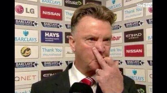 ข่าวแมนยู - เช็ครุ่นด้วย! LVG รับขำกลิ้งฮาก๊ากข่าวโดนปลดพร้อมยั่วสื่อจะแช่งพี่อ่ะยากหน่อย