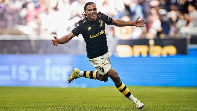 พรี่ชอบเด็ก ปีศาจแดง เล็งสอยกองหน้าวัย 16 ปี เสริมทัพช่วงตลาดหน้าหนาวนี้