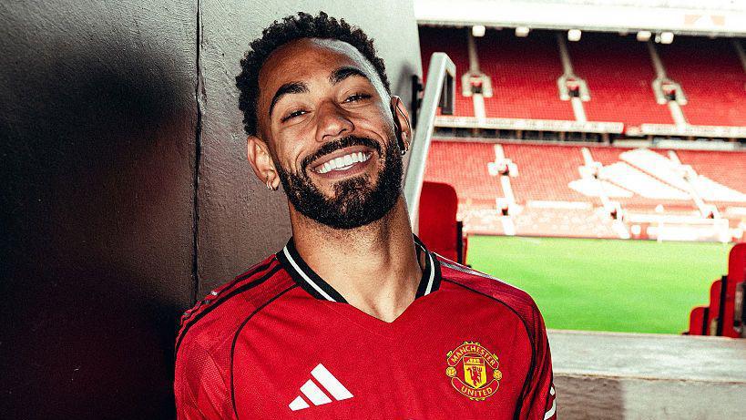 ข่าวแมนยู - คัมแบ็ค! คุนญ่ากลับลงซ้อมแล้วมีลุ้นซัดขุนค้อน