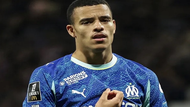 ไม้เขียวล็อกเป้าซบยูเว่